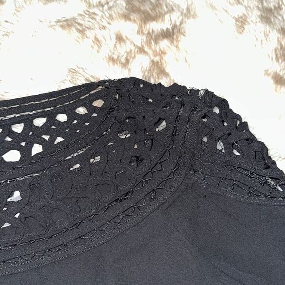 H&M Divided black cropped flutter sleeve blouse | Sz 4 - Picture 4 of 7